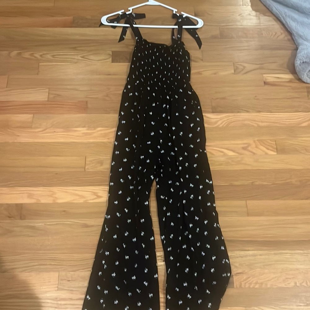 This is a Hollister Jumpsuit perfect for casual or fancy occasions.